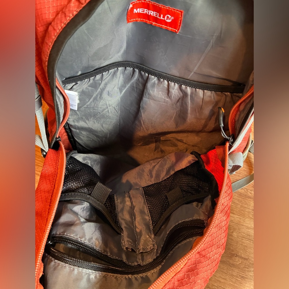 Merrell Backpack - Picture 3 of 4